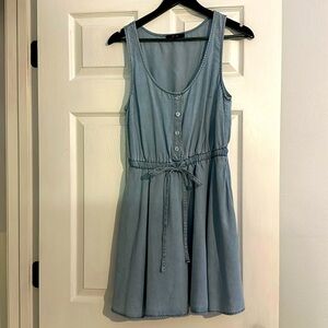 Lulus Chambray Dress Size M, never worn